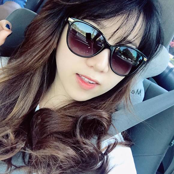 Meet your Posher, Trinh - Picture 1 of 1